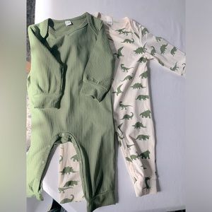 NWOT 3-6 M Long Sleeve Onesie Sleeper One Piece Green Dinosaurs PJs Baby Infant